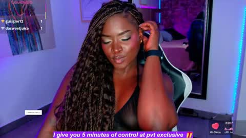 KAROL SCOTT online show from May 7, 11:30 pm