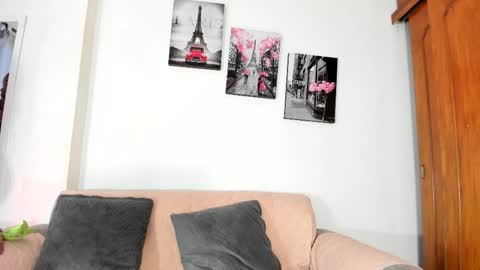 karol_w10 online show from April 1, 1:41 pm