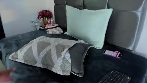 karol_wish online show from May 3, 4:27 am