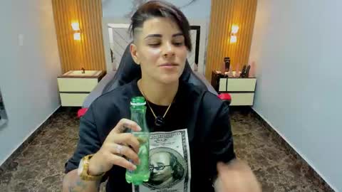 Karoll online show from February 9, 7:38 pm