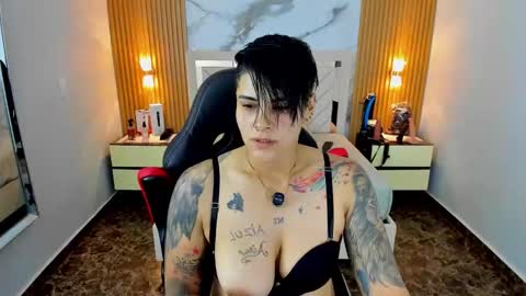 Karoll online show from January 15, 8:15 pm