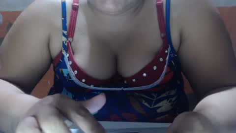 karolbb online show from January 11, 11:24 pm