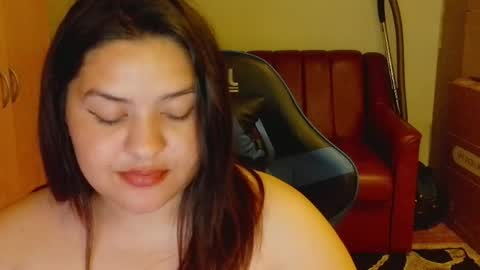 karolina_j online show from April 21, 1:42 am