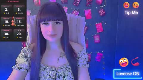 Caroline online show from April 8, 11:34 am