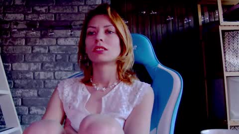 karoline121 online show from March 4, 5:32 am