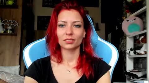 karoline121 online show from May 9, 5:09 am