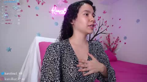 Karolina 3 online show from December 11, 7:57 pm