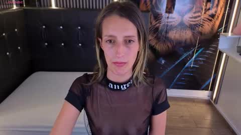 karolyn online show from March 3, 12:00 pm