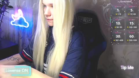 Caroline Fox online show from March 20, 10:31 am