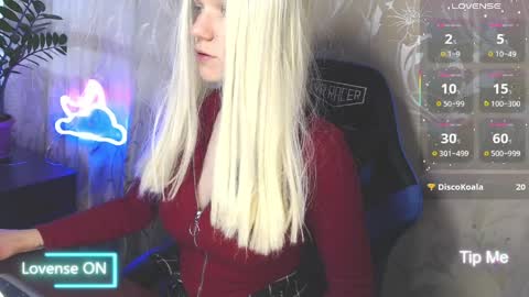 Caroline Fox online show from April 5, 10:03 am