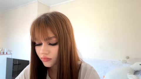 Mia online show from October 17, 8:17 am