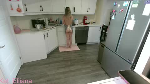 kat_eliiana online show from April 10, 11:11 pm