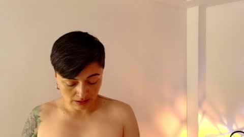 kat paradisse online show from December 18, 12:10 pm