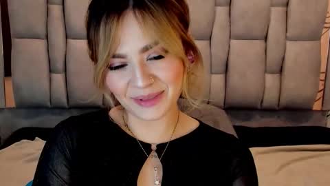 K A T A  H O O T online show from December 18, 10:14 pm