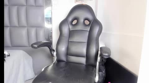 kataleya_west online show from May 16, 12:35 am