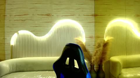 Katalina  online show from May 5, 8:12 pm