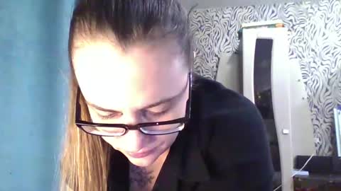 katarios online show from November 19, 6:41 pm