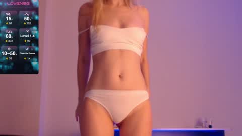 Snapshot of kate_loves_you chatting on January 16, 7:38 am kate loves you online show from January 16, 7:38 am