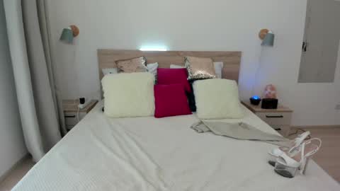 kate_redgar online show from May 13, 8:53 am