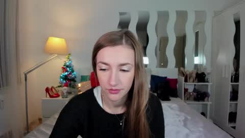 kate_redgar online show from January 3, 1:14 pm
