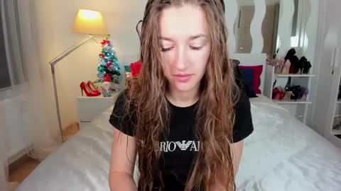 kate_redgar online show from January 19, 1:44 pm