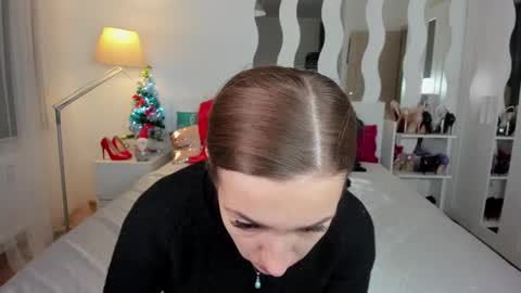 kate_redgar online show from December 27, 9:28 am