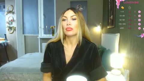 Therapist online show from November 8, 8:58 pm