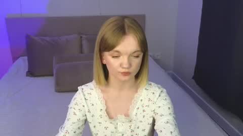 katebunnys online show from May 12, 11:06 am