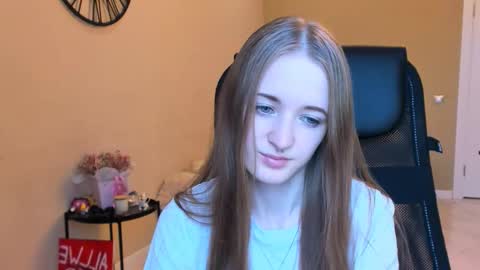 katekayer online show from October 18, 9:34 am