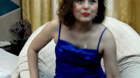 KateQueenston --  online show from May 9, 1:40 am