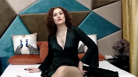 KateQueenston --  online show from May 13, 12:50 am