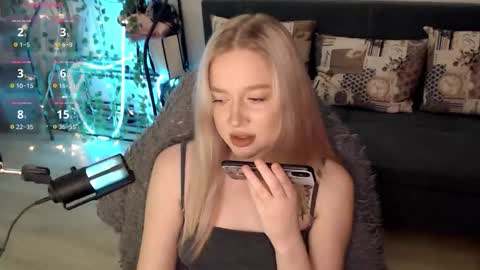 Snapshot of katerinaxvold chatting on September 15, 9:55 pm Lisa online show from September 15, 9:55 pm