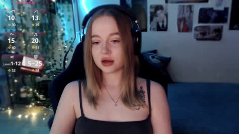 Snapshot of katerinaxvold chatting on December 19, 3:41 pm Lisa online show from December 19, 3:41 pm