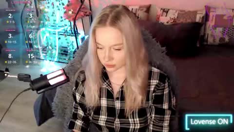 Snapshot of katerinaxvold chatting on September 16, 9:56 pm Lisa online show from September 16, 9:56 pm