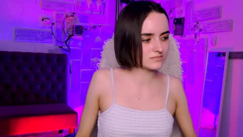 katewillows online show from April 1, 8:59 am