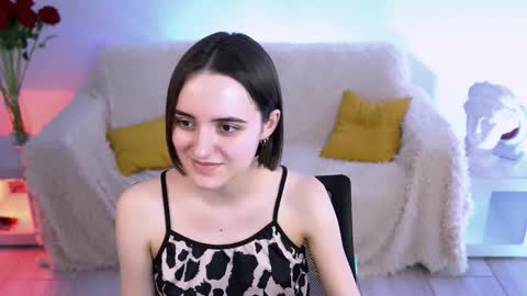 katewillows online show from March 30, 8:47 am