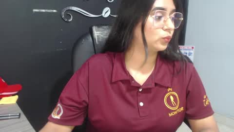 Call me Lau  online show from May 29, 9:46 pm