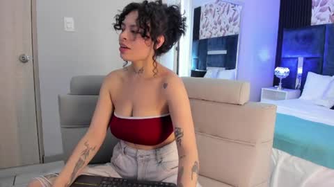 KatheGomez  online show from March 31, 9:09 am