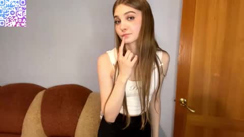 Elizabeth online show from March 20, 4:23 pm