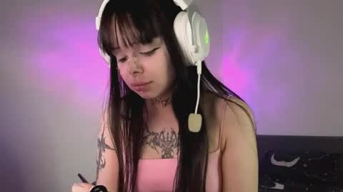 Luna online show from April 2, 4:37 pm