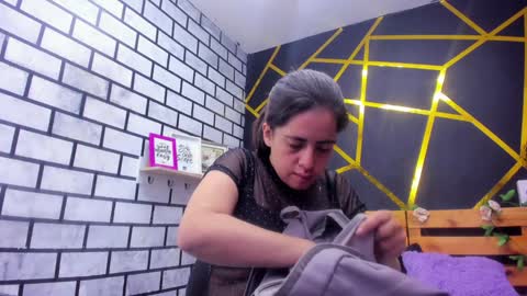 Paola online show from December 24, 2:12 pm