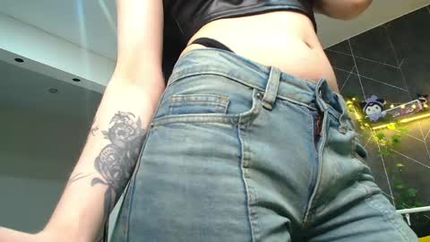 KathrineBerry online show from May 17, 10:47 am