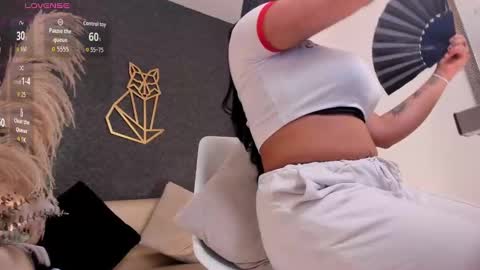 Snapshot of katia_high chatting on September 19, 3:38 am katia_high online show from September 19, 3:38 am