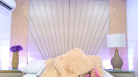 Karen Villas online show from October 30, 10:55 pm