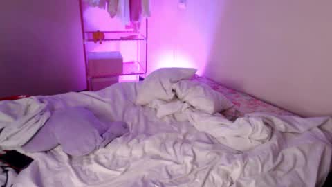 Katie Deville online show from October 28, 3:01 am