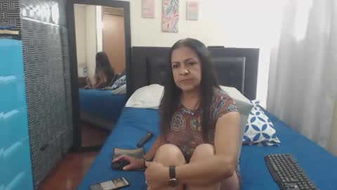 Snapshot of katiehotx chatting on January 29, 2:10 pm katie online show from January 29, 2:10 pm