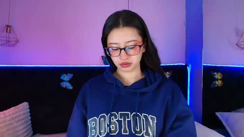 .... Katniss .... online show from April 3, 12:25 pm