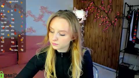 Katrina Bail online show from November 3, 1:09 am