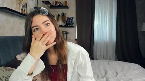 Kate Aurora online show from April 8, 9:55 am