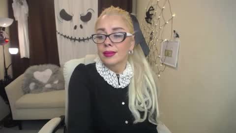 katrinacharm online show from November 3, 1:15 pm